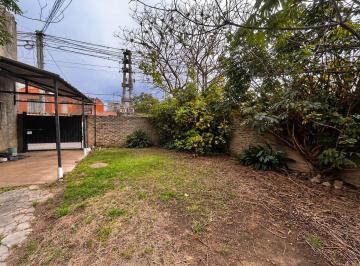 Casa · 83m² · 3 Ambientes · 1 Cochera · Venta Casa 3 Amb Jardin y Guardacoche Merlo