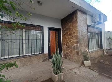 Casa · 70m² · 3 Ambientes · 6 Cocheras · Venta Casa Ituzaingo Apta Credito