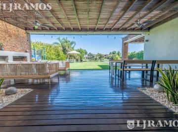 Casa · 349m² · 6 Ambientes · 2 Cocheras · Casa a La Laguna, con 4 Dorm., Escritorio y Play, en Venta o Alquiler en Santa Barbara