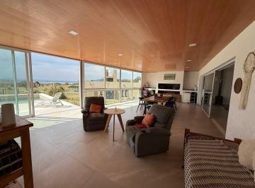 Casa · 148m² · 4 Ambientes · 2 Cocheras · Venta Casa Punto Claro Va Silvestre B Cerrado Escr