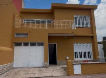Casa de 6 ambientes, Córdoba · Casa en Alquiler - Dos Dorm. C/ Garage y Patio Amplio - Barrio Zumarán - Dueño Directo!