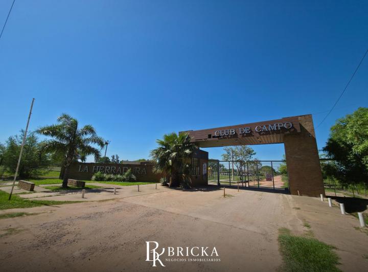 Terreno · 560m²