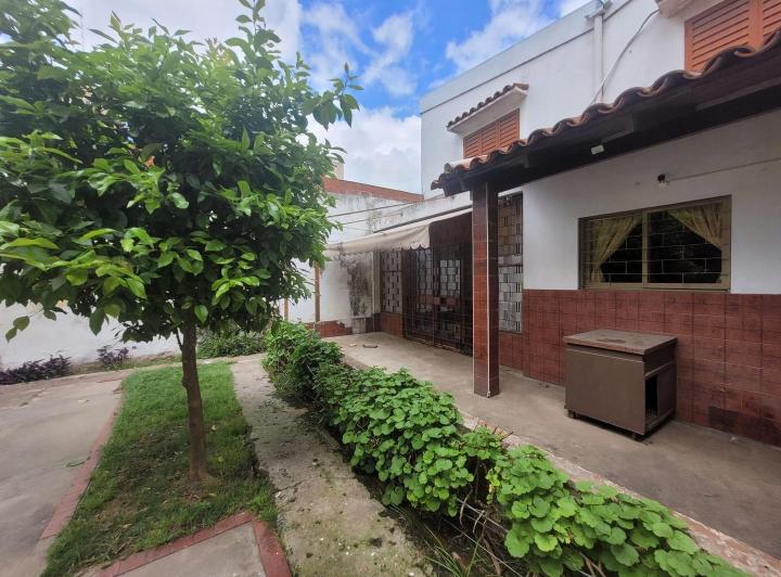 Casa · 400m² · 4 Ambientes · 1 Cochera