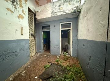 Casa · 120m² · 5 Ambientes · Casa a Reciclar Al Frente en Echesortu