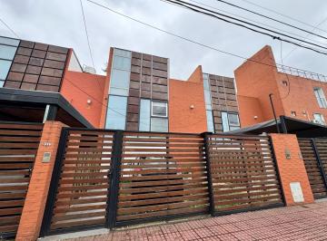 Casa · 135m² · 4 Ambientes · 2 Cocheras · Casa a La Venta 3 Dorm. en Fisherton
