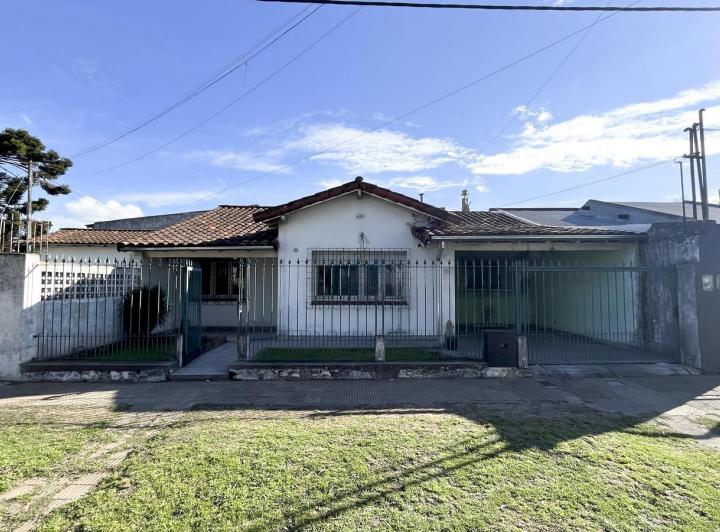 Casa · 111m² · 5 Ambientes · 1 Cochera