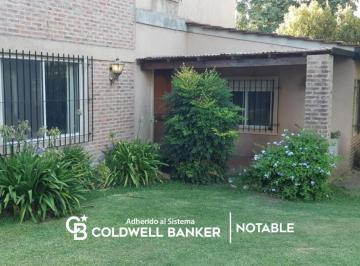 Quinta vacacional · 170m² · 4 Ambientes · 2 Cocheras · Venta de Casa Quinta Calle 28 y 409 La Plata