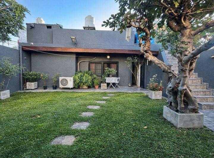 Casa · 200m² · 7 Ambientes · 3 Cocheras