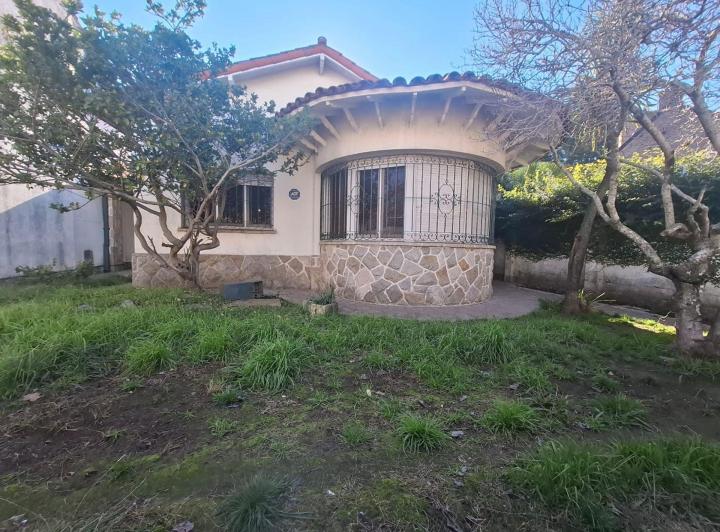 Casa · 290m² · 4 Ambientes · 2 Cocheras