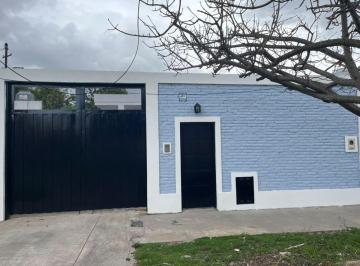 Casa de 3 ambientes, Lomas de Zamora · Hermosa Casa de 3 Ambientes Sobre Gran Lote - Banfield Oeste