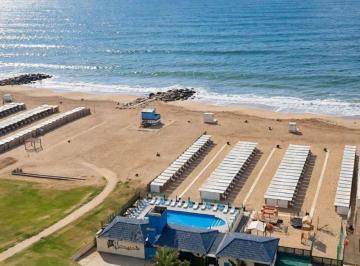 Departamento de 3 ambientes, Miramar · 99000 por Día. Para 4 Personas. Cómodos Departamentos en Miramar. Frente Al Mar.