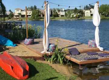 Casa de 6 ambientes, Tigre · Lindísima Casa a La Laguna con Vista a Los Atardeceres! Suite en Pb