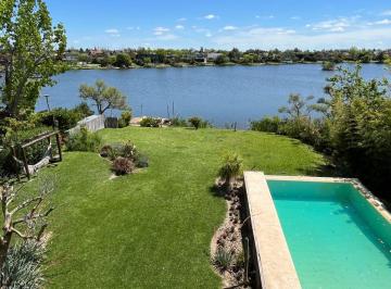 Casa · 440m² · 6 Ambientes · Lindísima Casa a La Laguna con Vista a Los Atardeceres! Suite en Pb