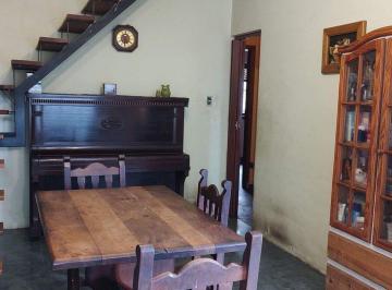 Casa · 196m² · 5 Ambientes · Venta Casa Multifamiliar 5 Amb. A/c Villa Adelina