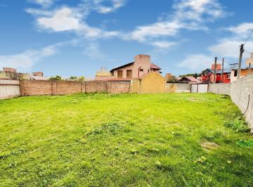 Terreno · 377m² · ¡Venta! Lote Esquina de 377 m² en Bº Padre Claret - Frente a La Plaza