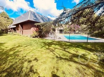 Casa · 285m² · 8 Ambientes · 2 Cocheras · Venta - Permuta - Hermosa Casa Sobre Dos Lotes 1600 m² en Pilar del Lago Country Club