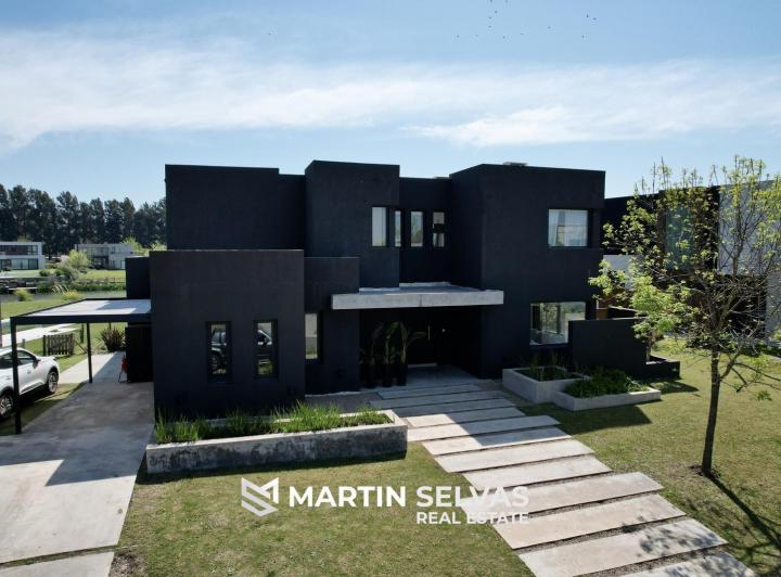 Casa · 280m² · 5 Ambientes
