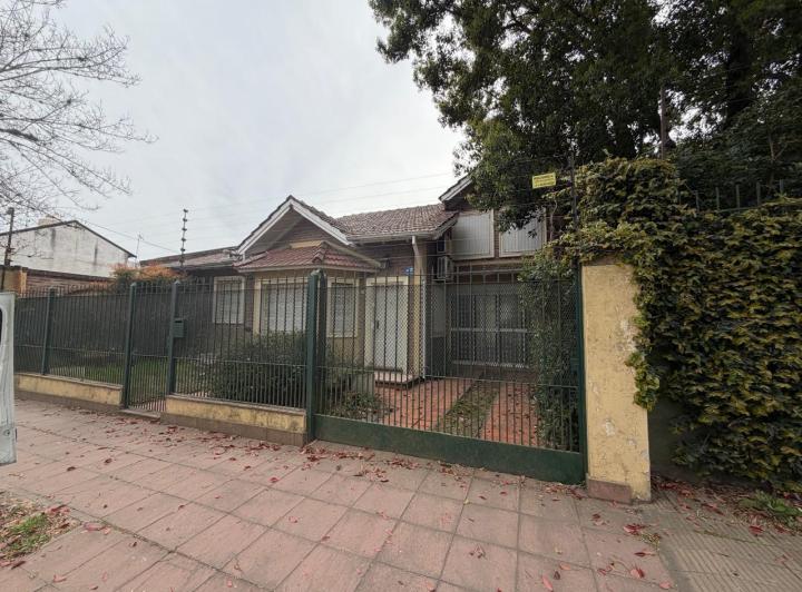 Casa · 200m² · 4 Ambientes · 2 Cocheras