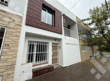 PH · 103m² · 4 Ambientes · 1 Cochera · Venta PH 3 Dorm. - Centro Este, Neuquen