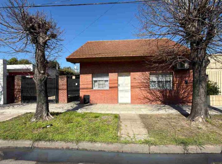 Casa · 110m² · 4 Ambientes · 1 Cochera