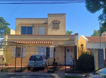 Casa · 160m² · 4 Ambientes · 1 Cochera · Venta Casa 4 Amb Villa Tesei Parque