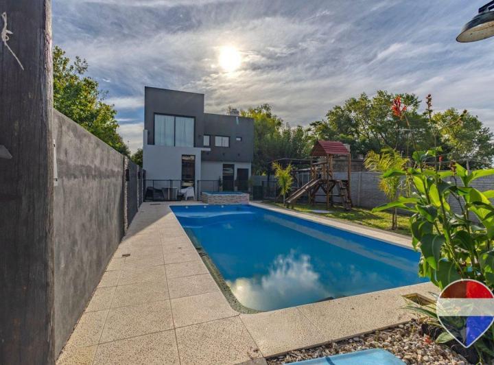 Casa · 349m² · 4 Ambientes · 3 Cocheras