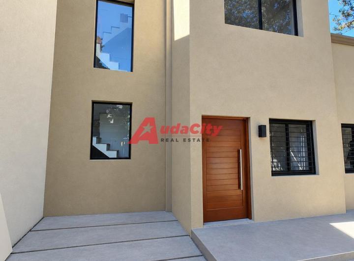 Casa en venta en El Palomar · 4 ambientes