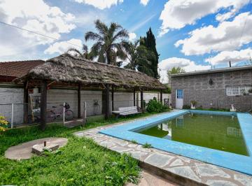 Casa · 100m² · 3 Ambientes · 1 Cochera · Casa con Pileta Mas Local en Venta Etcheverry
