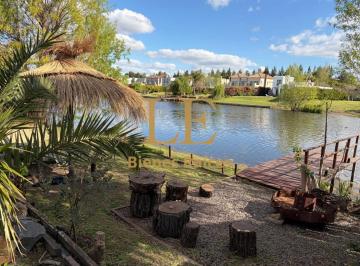 Casa · 290m² · 4 Ambientes · 6 Cocheras · Venta Casa a Laguna Central Barrio San Matias Zona Norte
