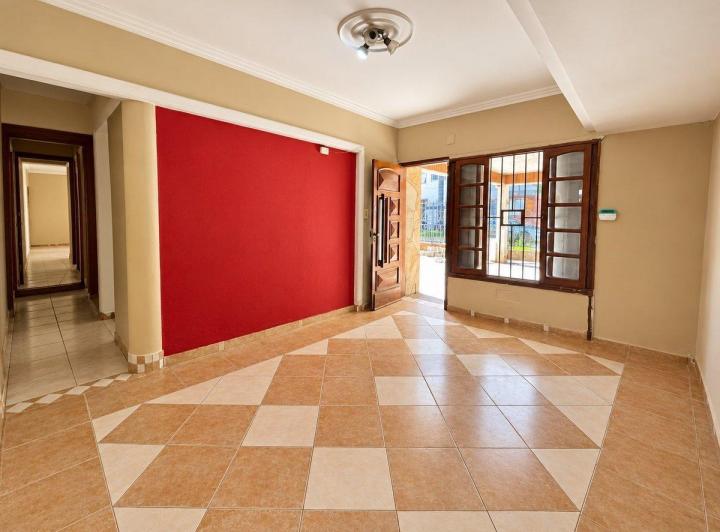 Casa · 200m² · 6 Ambientes · 1 Cochera