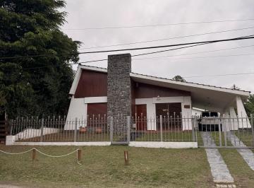 Casa · 120m² · 5 Ambientes · 1 Cochera · Casa con Pileta Frente Al Río