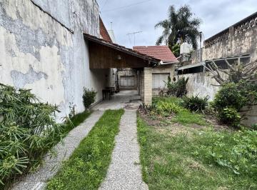 Casa · 79m² · 3 Ambientes · 3 Cocheras · Venta Casa 3 Ambientes Haedo a Refaccionar