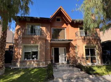Casa de 2 ambientes, El Challao · Casa en Dalvian Terreno de 450 m² y 290 m² Cubiertos