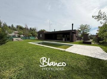 Casa · 170m² · 4 Ambientes · 2 Cocheras · Casa en Alquiler en San Matias, Escobar, G. B. a. Zona Norte