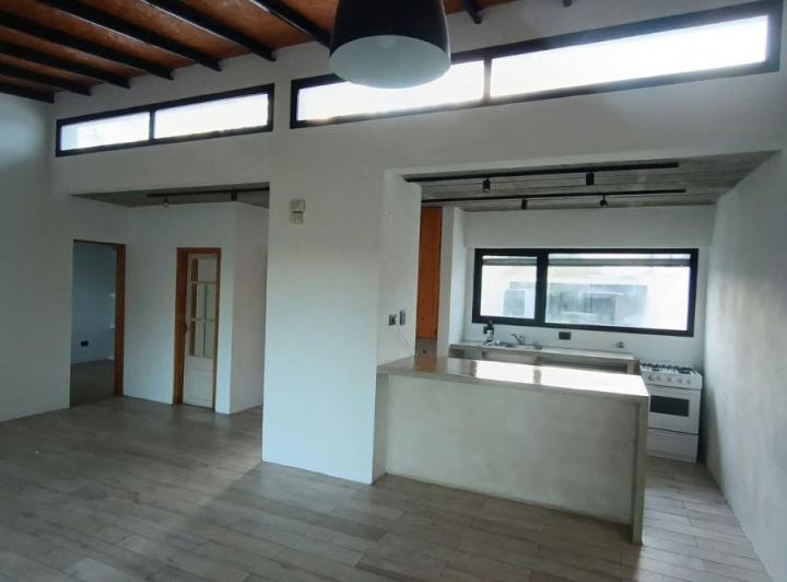 Casa · 80m² · 2 Ambientes · 1 Cochera