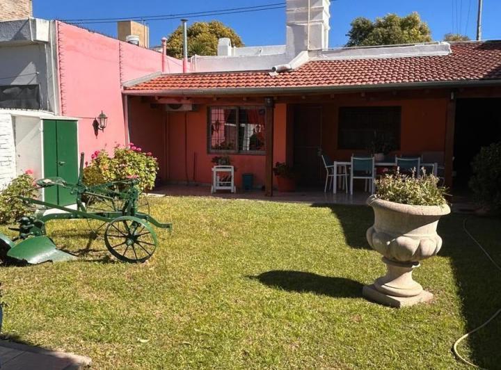 Casa · 305m² · 4 Ambientes · 1 Cochera