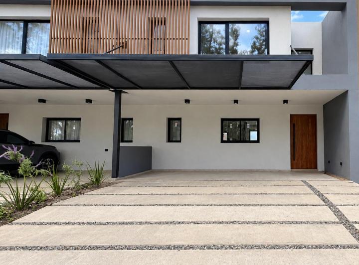 Casa · 190m² · 7 Ambientes · 1 Cochera