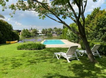 Casa de 7 ambientes, Tigre · Casa Alquiler Verano Al Agua, 3 Dorm..