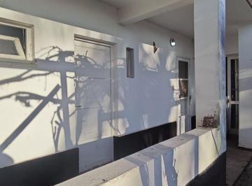 Casa · 300m² · 8 Ambientes · Casa - Las Malvinas