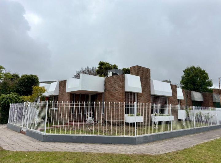 Casa · 140m² · 1 Ambiente · 1 Cochera