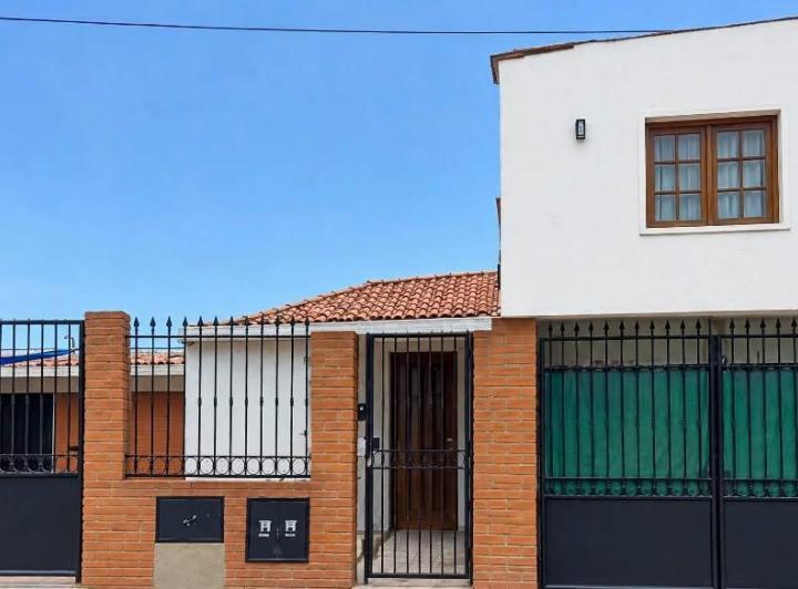 Casa · 198m² · 6 Ambientes · 2 Cocheras