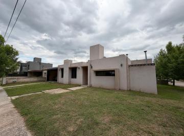 Casa · 118m² · 3 Ambientes · 2 Cocheras · Comarca de Allende - Planta Baja 2 Dor. - Apta Credito