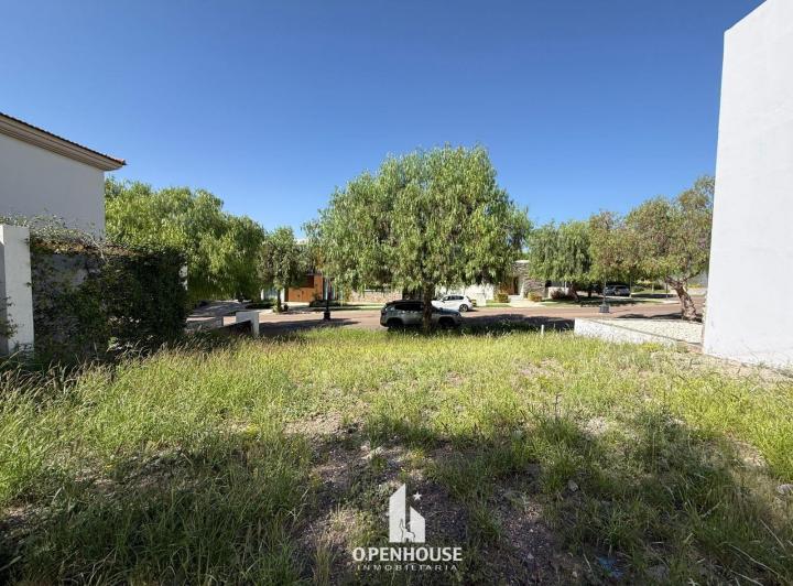 Terreno · 300m²