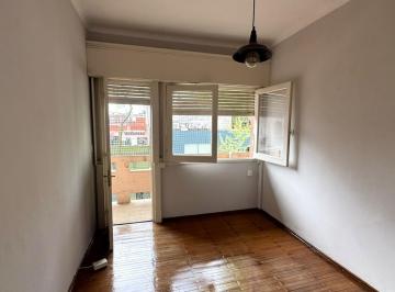 Departamento · 36m² · 4 Ambientes · Alquiler de Apartamento de 2 Dorm. con Balcón en Barrio Sur, Montevideo