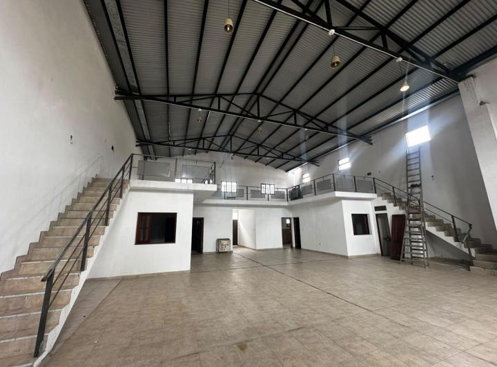 Local comercial · 334m² · 5 Ambientes