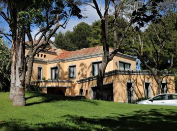Casa · 475m² · 7 Ambientes · Venta