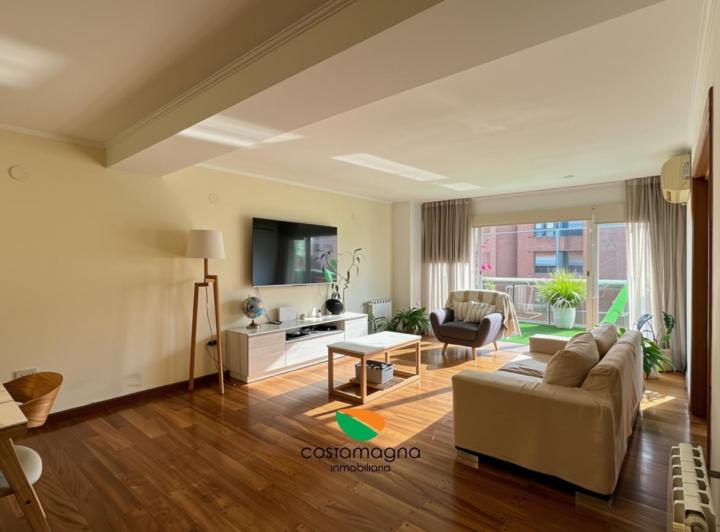Departamento · 202m² · 4 Ambientes · 1 Cochera