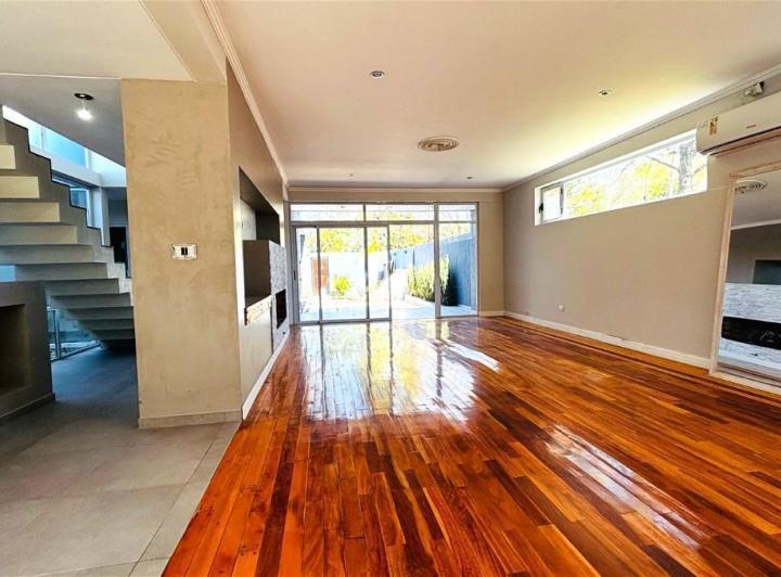 Casa · 258m² · 4 Ambientes · 4 Cocheras