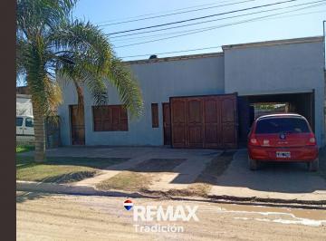 Casa · 145m² · 4 Ambientes · 2 Cocheras · Casa con Potencial de Inversión en Gral Pinedo