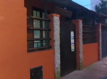 Casa · 200m² · 4 Ambientes · 1 Cochera · Venta Casa en Don Torcuato 5 Ambientes